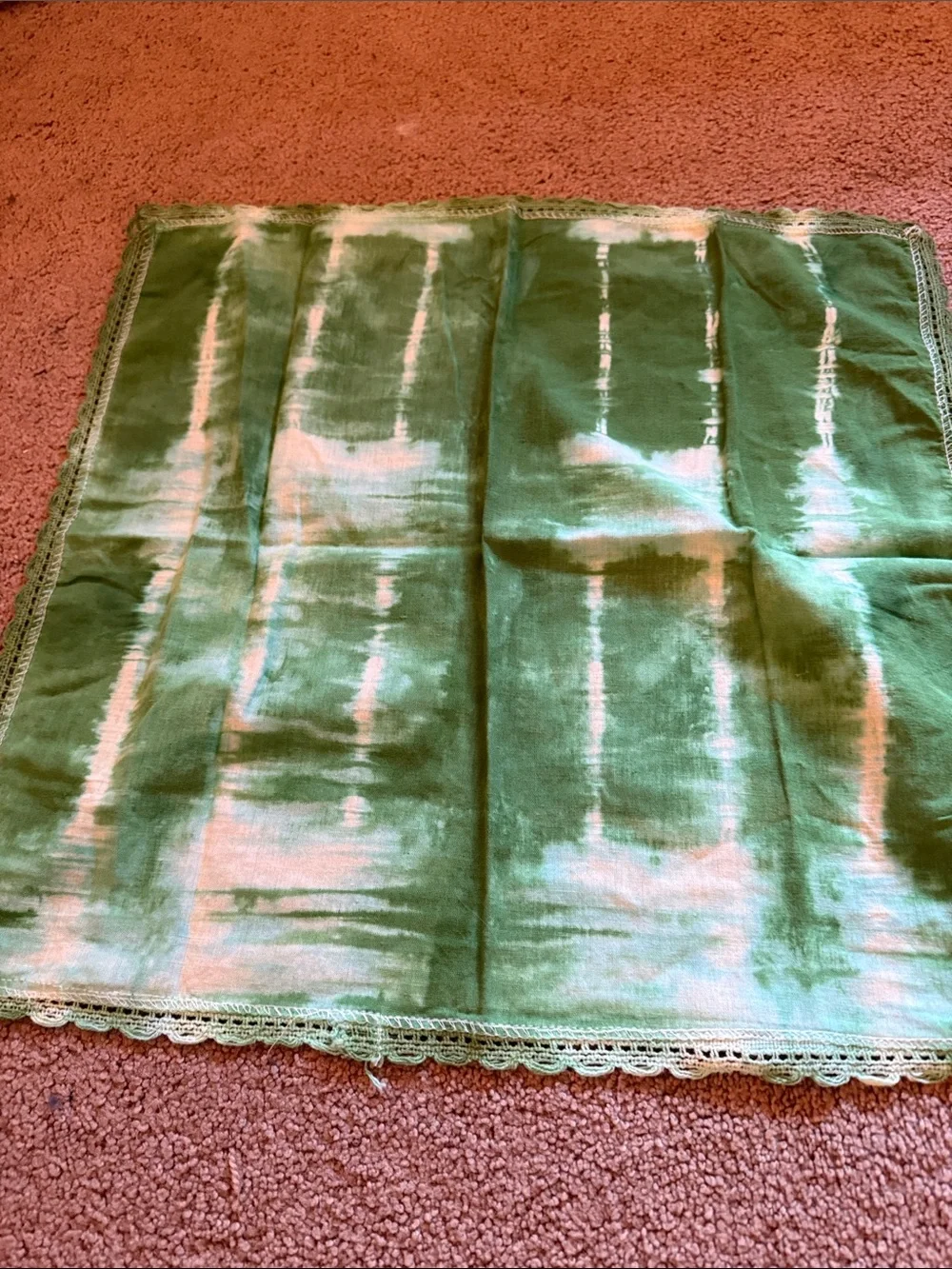 Green Tie-Dye Crochet-Edge fabric napkins